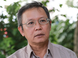 GS Phạm Minh Hoàng. Ảnh: AFP / JACQUES DEMARTHON