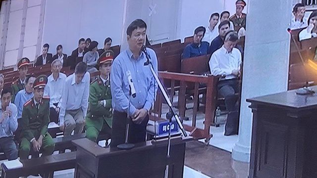 Ông Đinh La Thăng lần nữa ra tòa trong vụ OceanBank hôm 19/3/2018. Ảnh: Cafef.vn