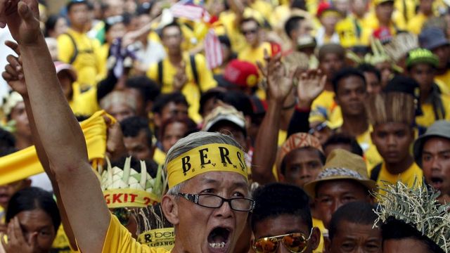 Người dân đổ xuống đường biểu tình trong phong trào Bersih nhằm kêu gọi cải cách chính trị ở Malaysia. Ảnh: The Conservation.