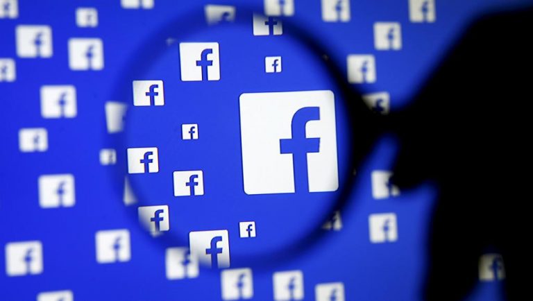 Nhà cầm quyền CSVN áp lực mạng xã hội Facebook ngăn cản, gỡ bỏ, kiểm duyệt nội dung đăng tải của người sử dụng. Ảnh: REUTERS/Dado Ruvic