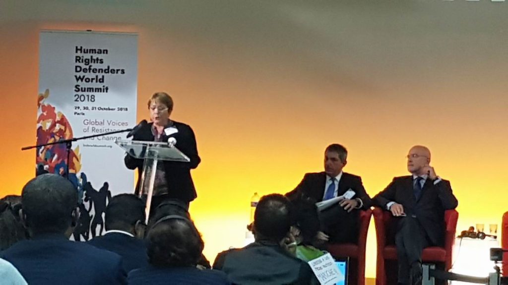 Bà Michell Bachelet, Cao Ủy Trưởng Nhân Quyền LHQ phát biểu. Ông Stavros Lambrinidis, Đại Diện Đặc Biệt của Liên Minh Âu Châu và ông Michel Forst, Báo Cáo Viên Đặc Biệt của LHQ về nhân quyền (UN Special Rapporteurs) muốn nêu lên lý tưởng cao cả của những người bảo vệ nhân quyền.