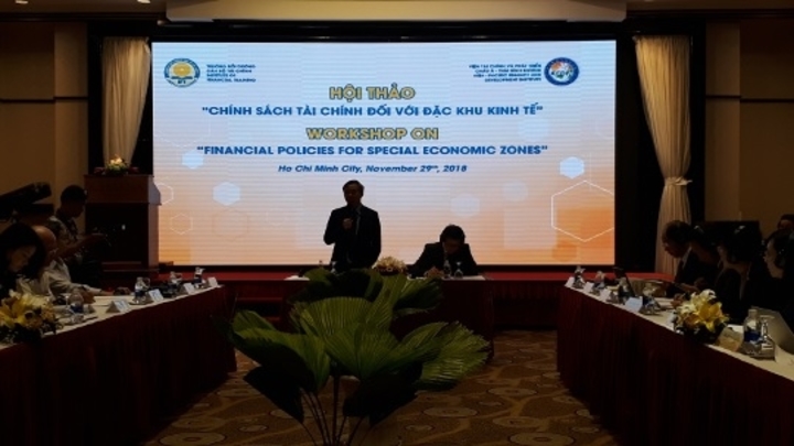 Hội thảo "Chính sách tài chính đối với đặc khu kinh tế" (tên rút gọn). Ảnh: Blog Nguyễn Trang Nhung - RFA
