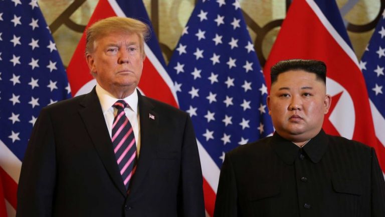 Kim Jong-un và Donald Trump tại Thượng đỉnh Mỹ-Triều lần 2 tại Hà Nội. Ảnh: Reuters
