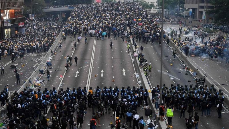 Cuộc biểu tình phản đối dự luật dẫn độ của người dân Hồng Kông. Ảnh: AFP - Getty Images