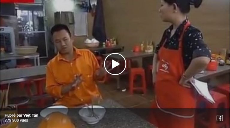 Một cảnh trong video clip vui "Anh thợ điện đi ăn phở". Ảnh chụp màn hình Facebook Việt Tân.