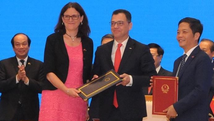 Lễ ký kết Hiệp Định Thương Mại Tự Do EVFTA và Bảo Hộ Đầu Tư EVIPA tại Hà Nội hôm 30 tháng Sáu, 2019. Ảnh: Bộ Công Thương