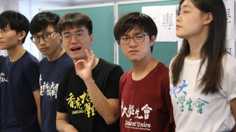 Các lãnh tụ sinh viên Hong Kong trong một cuộc họp báo. Ảnh: FB Ngô Nhật Đăng