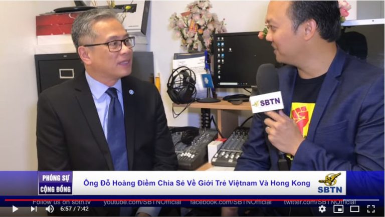 Chủ Tịch Đảng Việt Tân Đỗ Hoàng Điềm trả lời phỏng vấn của phóng viên Trường Giang, Đài SBTN Boston, Hoa Kỳ hôm 31 tháng Tám, 2019. Ảnh chụp màn hình SBTN