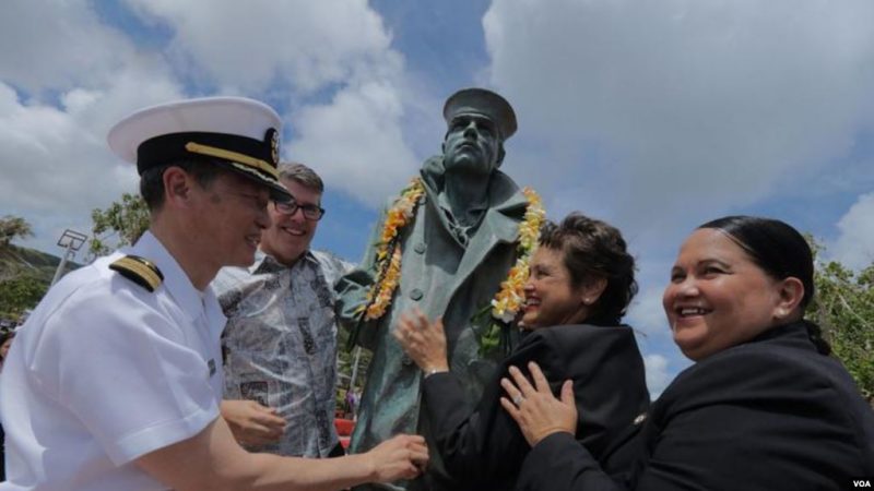 Đại tá Nguyễn Từ Huấn trong lễ khánh thành tượng Lone Sailor, Guam, 30 tháng Tư, 2019. Ảnh: The Guam Daily Post