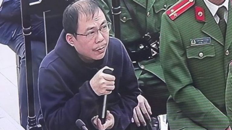 Cựu Chủ Tịch HĐQT AVG Phạm Nhật Vũ tại phiên toà hôm 16/12/2019. Ảnh: vneconomy