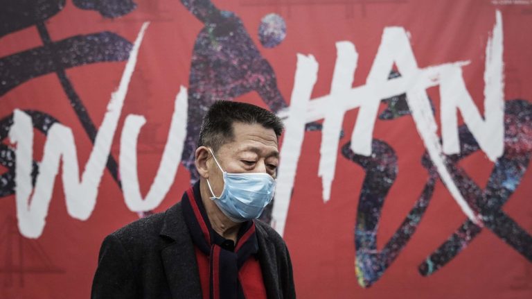 Số nạn nhân tử vong và bị nhiễm bệnh bởi dịch viêm phổi Vũ Hán ngày càng tăng cao. Ảnh: Stringer /Getty Images
