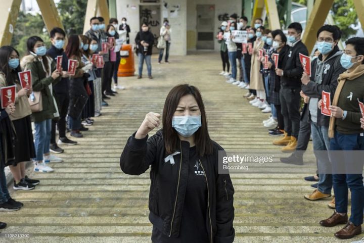 Nhân viên y tế tại Hong Kong đình công hôm 3/2 đòi chính quyền Đặc khu phải đóng hoàn toàn biên giới với Trung Quốc để ngăn dịch viêm phổi Vũ Hán. Ảnh: Getty Images