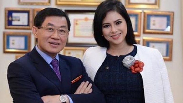 Vợ chồng ông Jonathan Hạnh Nguyễn, người sở hữu 47,04% cổ phần SASCO – Công ty cổ phần dịch vụ hàng không sân bay Tân Sơn Nhất. Ảnh: Internet