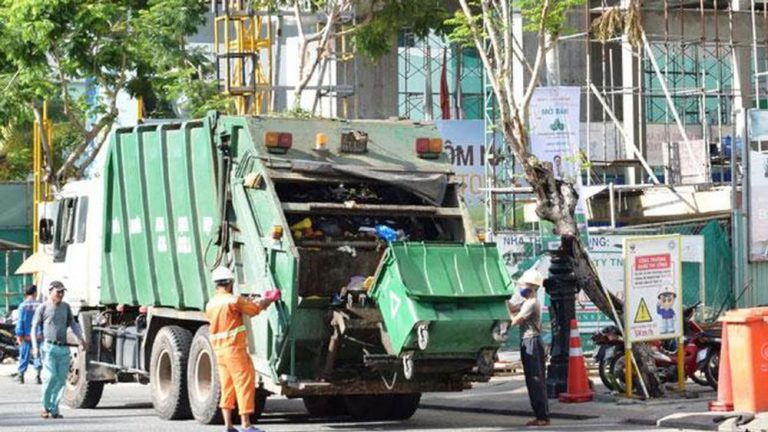 Đề nghị của Bộ Tài Nguyên - Môi Trường về thu phí rác thải sinh hoạt đang gây nhiều tranh cãi. Ảnh: Internet