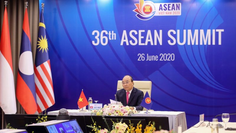 Hội Nghị Cấp Cao ASEAN kỳ 36 tại Hà Nội họp trực tuyến hôm 26 Tháng Sáu, 2020, để tránh dịch COVID-19. Ảnh: Luong Thai Linh/AFP via Getty Images