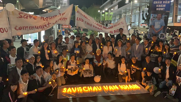 Quang cảnh buổi thắp nến, đòi tự do cho nhà hoạt động Châu Văn Khảm tại Sydney, Úc Châu, ngày 26/9/2019. Ảnh: SBS News