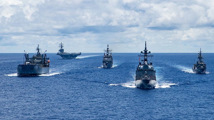 Chiến hạm Úc, Mỹ và Nhật Bản tập trận chung tại biển Philippines, ngày 21/7/2020. Ảnh: US Navy