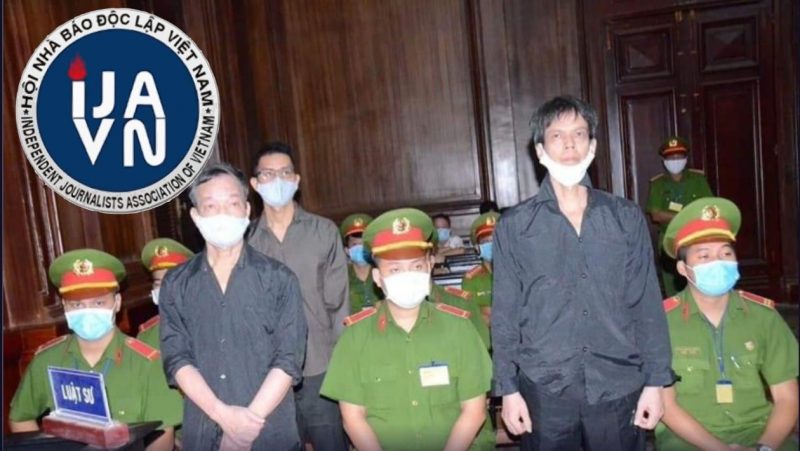 Ngày 5/1/2021, ba nhà báo thuộc Hội Nhà Báo Độc Lập Việt Nam bị tuyên án tổng cộng 37 năm tù giam với cáo buộc "làm, tàng trữ, phát tán thông tin, vật phẩm nhằm chống Nhà Nước CHXHCN Việt Nam." Ảnh: AFP