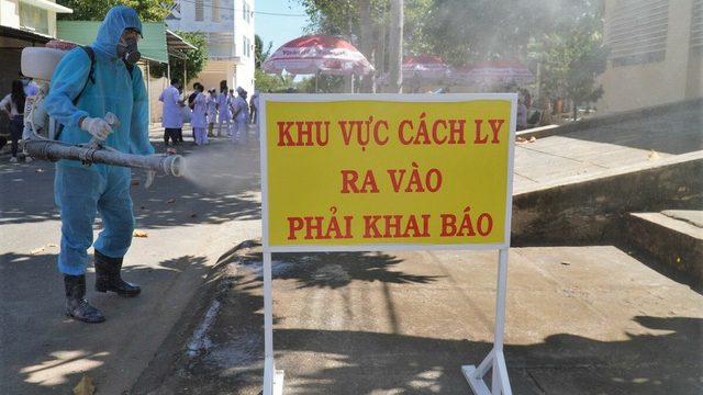 Một khu vực bị cách ly ở Việt Nam trong nỗ lực "chống dịch như chống giặc" của nhà cầm quyền nhằm ngăn chặn dịch Covid-19 lây lan. Ảnh: Báo Nông Nghiệp Việt Nam