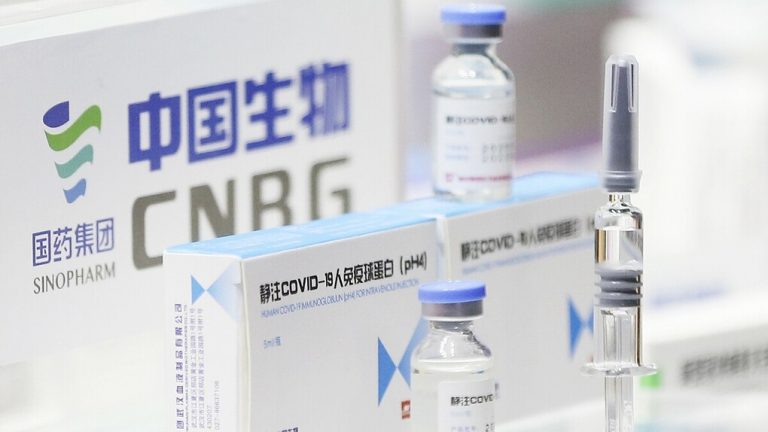 Vaccine Covid-19 Trung Quốc của hãng dược Sinopharm được trưng bày trong Hội chợ Thương mại dịch vụ quốc tế Trung Quốc tại Bắc Kinh, ngày 6/9/2020. Ảnh: CGTN