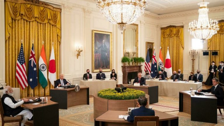 Tổng Thống Hoa Kỳ Joe Biden và lãnh đạo Nhật Bản, Ấn Độ và Úc họp thượng đỉnh Bộ Tứ QUAD tại Washington, ngày 24/09/2021. Ảnh: Getty Images North America/ AFP