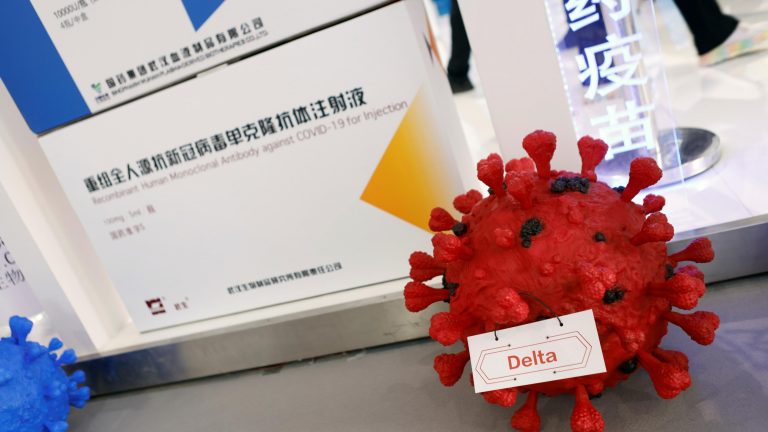 Vắc-xin Vero Cell của hãng Sinopharm, Trung Quốc. Ảnh: Reuters