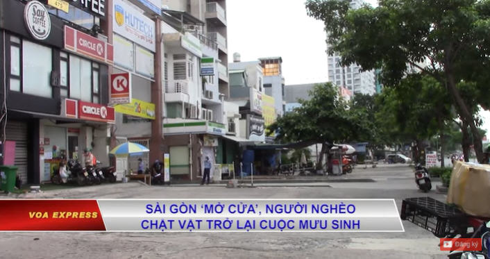 Sài Gòn mở cửa trở lại, người nghèo chật vật mưu sinh. Ảnh chụp Youtube VOA
