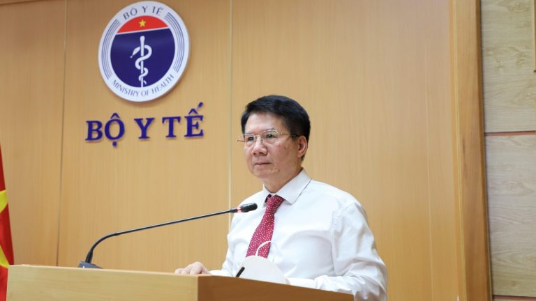 Thứ Trưởng Bộ Y Tế Trương Quốc Cường bị truy tố liên quan vụ buôn bán thuốc trị ung thư giả tại Công ty VN Pharma. Ảnh: Đời Sống 365