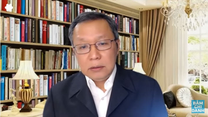 Ông Phạm Minh Hoàng trong chương trình Câu Chuyện Trong Tuần