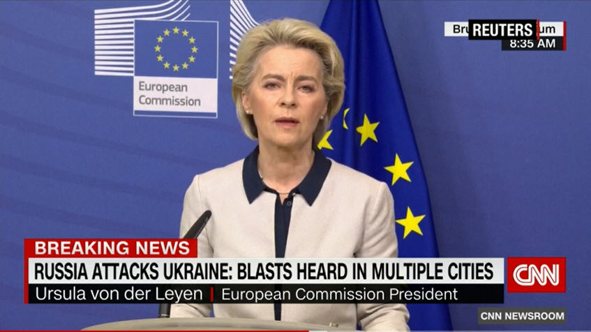 Chủ Tịch Ủy Ban Âu Châu Ursula von der Leyenl ên án mạnh mẽ Nga xâm lăng Ukraine đồng thời cho biết EU sẽ đưa ra một loạt trừng phạt "khắc nghiệt chưa từng có" với Nga. Ảnh chụp CNN Breaking News
