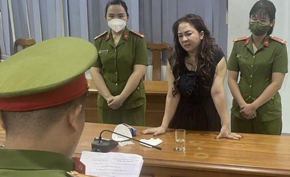 Bà Nguyễn Phương Hằng bị bắt tạm giam bằng một điều luật mơ hồ, điều 331, Bộ Luật Hình Sự 2015, “Lợi dụng các quyền tự do dân chủ." Ảnh: Báo Người Lao Động