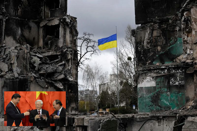 Cờ Ukraine vẫn tung bay giữa hoang tàn đổ nát bởi bom đạn của quân xâm lược Nga. Ảnh chụp ở Borodyanka, hướng Tây Bắc thủ đô Kyiv, hôm April 17, 2022 (© Sergei Chuzavkov/ Getty images); đồ họa: Web Việt Tân