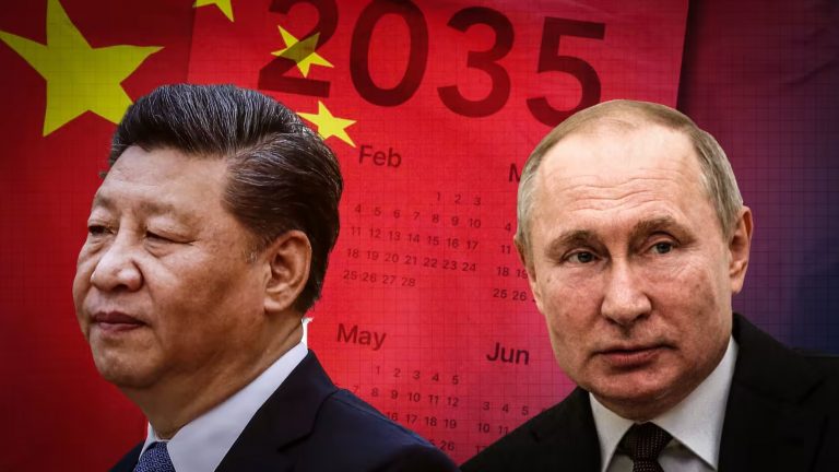 Tập Cận Bình (trái) và Putin. Ảnh: Nikkei/ Getty Images
