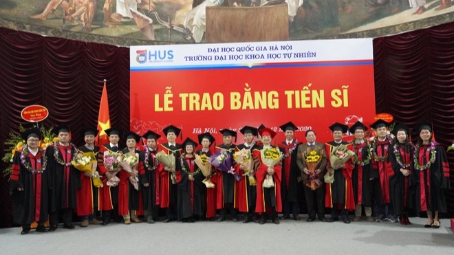 Lễ trao bằng tiến sĩ của trường Đại Học Khoa Học Tự Nhiên, Đại Học QG Hà Nội, 2020. Ảnh: Dân Trí