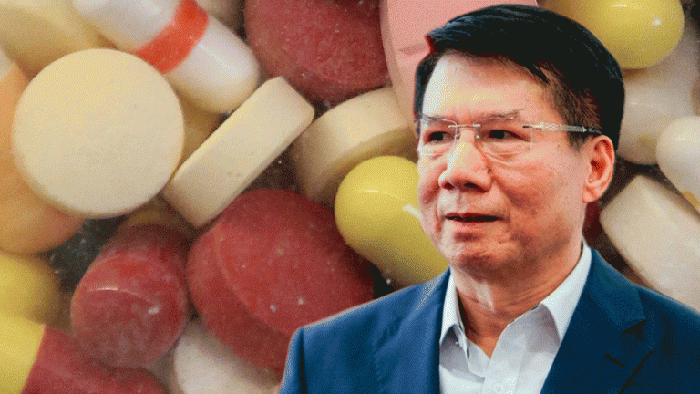 Cựu Thứ Trưởng Bộ Y Tế Trương Quốc Cường ký duyệt cho nhập hàng tấn chất độc xử dụng trong an toàn thực phẩm, thuốc giả chữa bệnh ung thư, v.v... chỉ bị án tù 4 năm. Ảnh: RFA