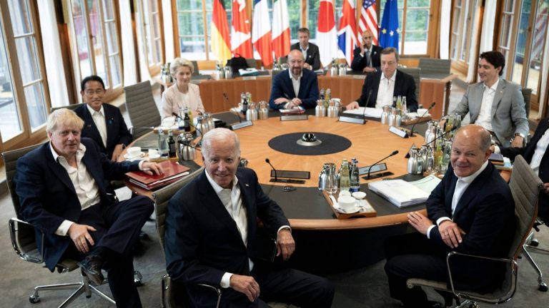 Các lãnh đạo Đức, Pháp, Canada, Ý, Ủy Ban Châu Âu (EC), Nhật Anh và Hoa Kỳ tại hội nghị thượng đỉnh các nhà lãnh đạo G7 diễn ra tại Bavaria, Đức, hôm 28/6/2022. Ảnh: Brendan Smialowski/Pool/AFP via Getty Images