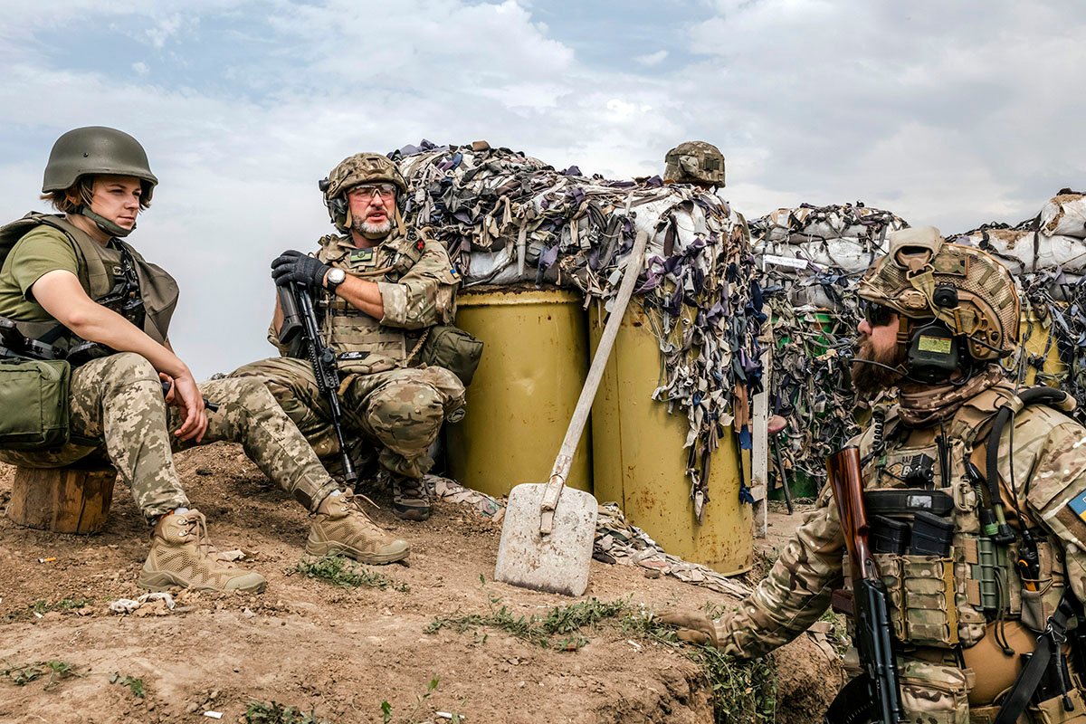 Lực lượng Ukraine ở tiền tuyến tại vùng Mykolaiv, miền Nam Ukraine đầu tháng 8/2022. Ảnh: Daniel Berehulak/ The New York Times
