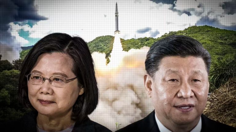 Mỗi khi Chủ Tịch Trung Quốc Tập Cận Bình có hành động hay thái độ cứng rắn với Đài Loan, điều trớ trêu là lại giúp Tổng Thống Đài Loan Thái Anh Văn giành được sự ủng hộ chính trị trong các cuộc bầu cử. Ảnh: Getty Images/Xinhua/Kyodo, đồ họa: Nikkei