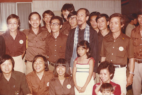 Cơ sở và Chủ tịch Hoàng Cơ Minh (1985). Ảnh: Tư liệu của Việt Tân