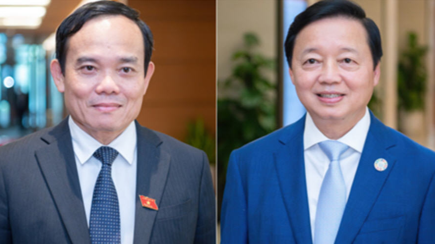 Hai tân Phó Thủ tướng Trần Lưu Quang (trái) và Trần Hồng Hà thay thế Phạm Bình Minh và Vũ Đức Đam