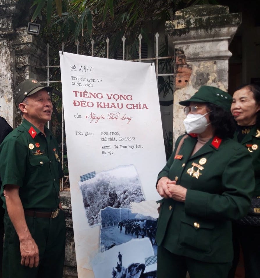 Các cựu binh Trung đoàn 567 về dự buổi ra mắt cuốn sách "Tiếng Vọng Khau Chỉa." Ảnh: FB Truong Huy San (Osin HuyDuc)