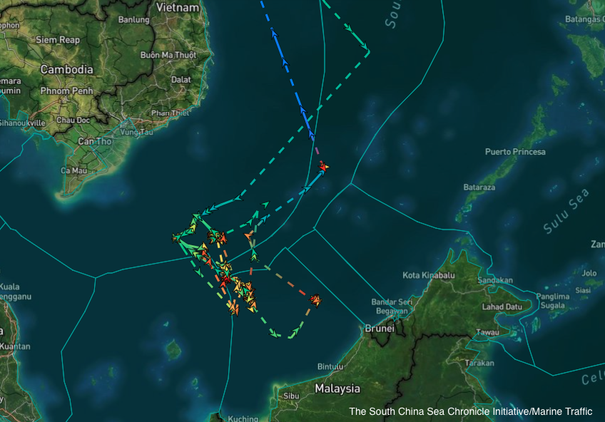 Bản đồ AIS sơ đồ hoạt động của Hải cảnh 5901 trong hơn một tháng qua ở vùng đặc quyền kinh tế các nước Việt Nam, Indonesia và Malaysia. Hiện tàu đã quay lại Hải Nam, nhưng nhiều tàu hải cảnh khác vẫn đang hiện diện ở Biển Đông. Ảnh: Dự án Đại Sự Ký Biển Đông/Marine Traffic