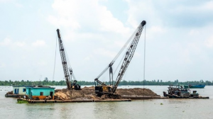 Khai thác cát ở Đồng bằng Sông Cửu Long hiện không tuân theo các chiến lược phát triển bền vững. Ảnh: Bộ Tài nguyên Môi trường