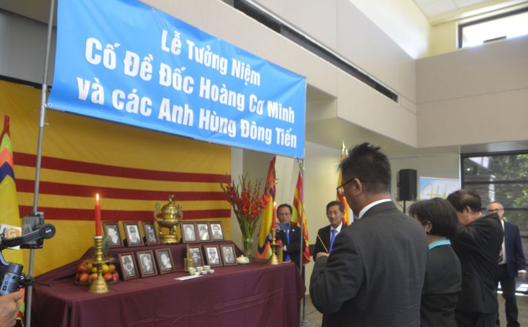 Lễ tưởng niệm Phó Đề Đốc Hoàng Cơ Mình và các anh hùng Đông Tiến. Ảnh: Thiện Lê/Người Việt