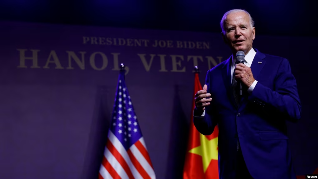 Tổng thống Mỹ Joe Biden tổ chức họp báo tại Hà Nội, ngày 10 tháng 9 năm 2023. Ảnh: Reuters