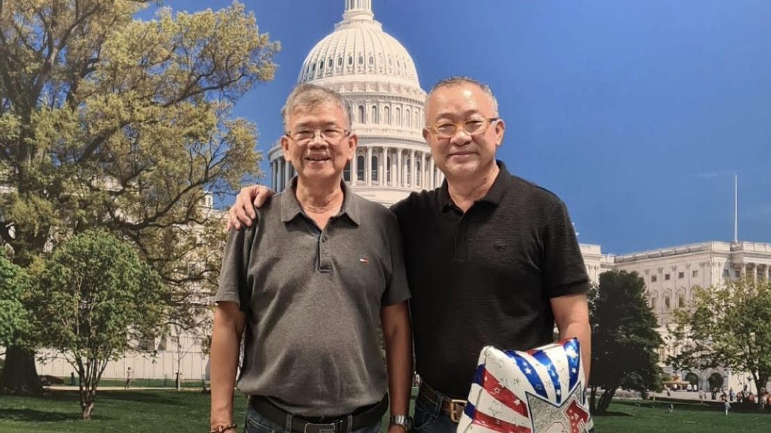 Luật sư Đặng Đình Mạnh (phải) và LS Nguyễn Văn Miếng (trái) vượt thoát đến Hoa Kỳ ngày 16/6/2023. Ảnh: RFA