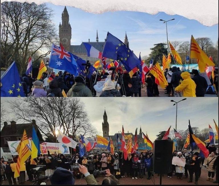 Quang cảnh cuộc biểu tình trước Tòa Án Trọng Tài Thường Trực PCA tại Den Haag, Hòa Lan, 20/1/2024