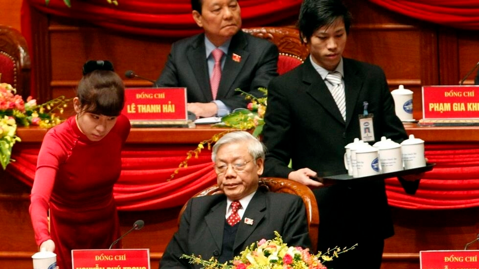 Ông Nguyễn Phú Trọng trên đoàn chủ tịch Đại hội đảng 11 ngày 12/01/2011 Ảnh: Reuters/Kham