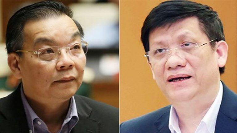 Hai cựu ủy viên trung ương đảng, cựu bộ trưởng Nguyễn Thanh Long (phải, Bộ Y tế) và Chu Ngọc Anh (bộ Khoa học & Công nghệ) trong số nhiều quan chức cao cấp bị xét xử trong đại án test kit Việt Á. Ảnh: Báo mạng Lao Động