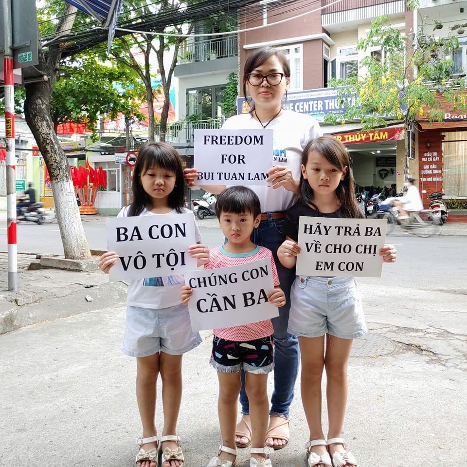Vợ TNLT Bùi Tuấn Lâm cùng 3 con nhỏ. Ảnh: Blog Tuấn Khanh